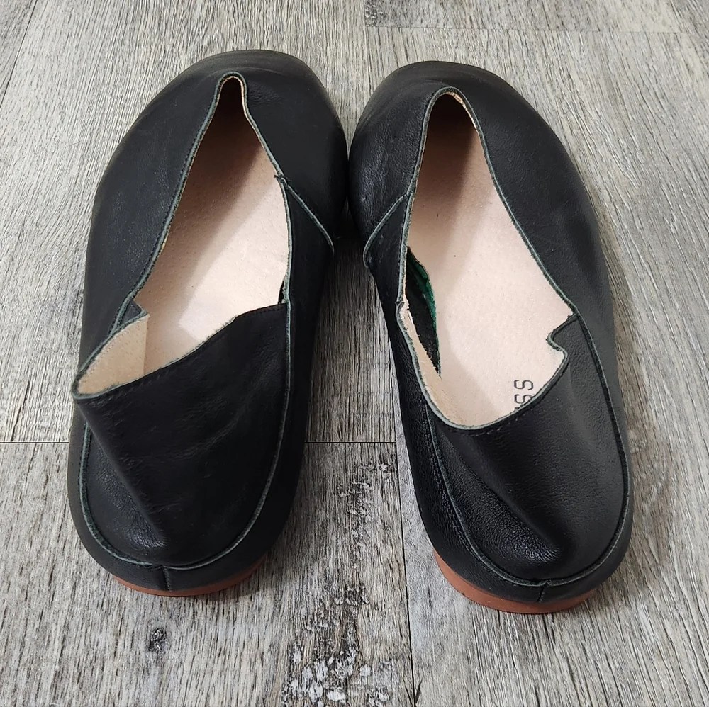 Empress Bindya Comfi  Black Flats  Women's Loafers‎